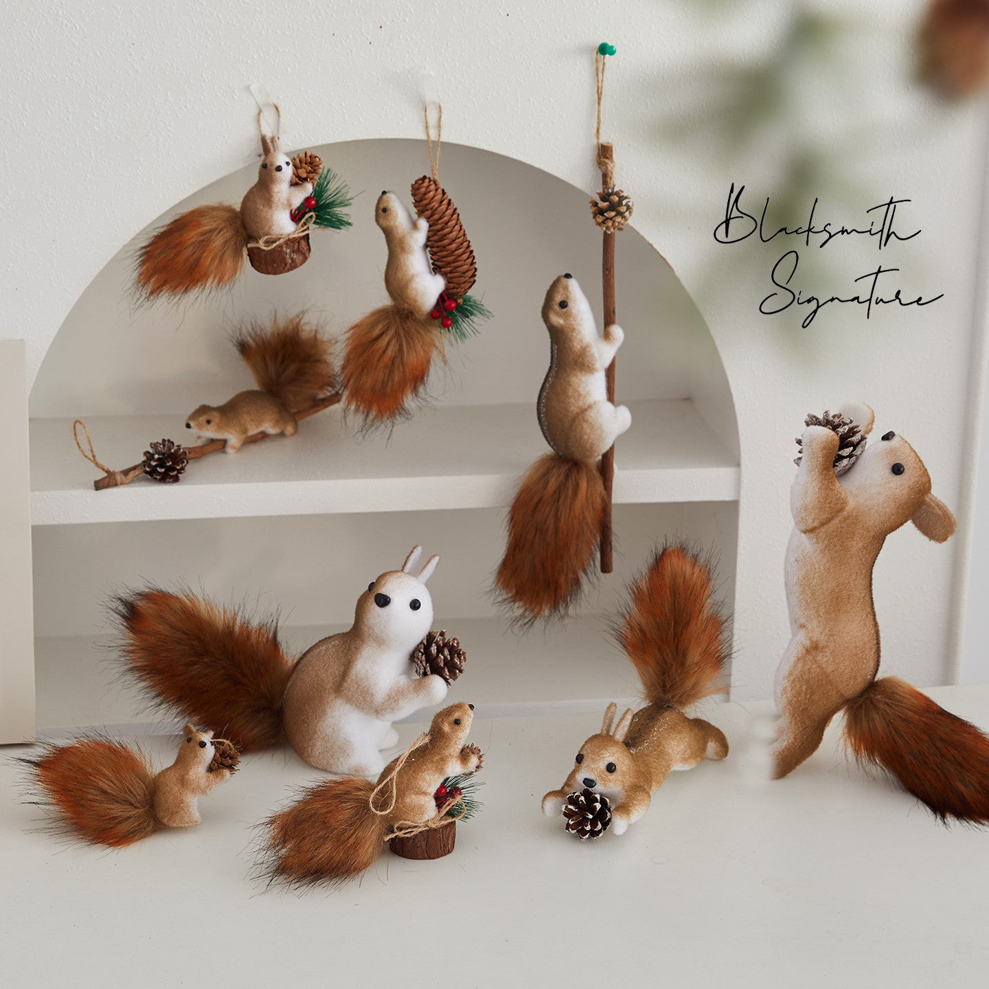 🐿️Коледна декорация: Реалистична украса с катерици – Перфектна за коледни елхи, търговски центрове, кафенета и креативни сцени!🎄